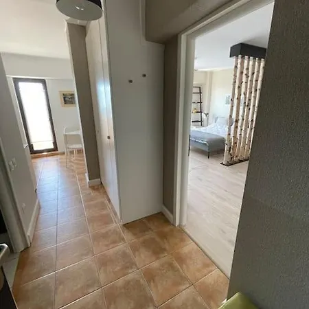 Stylish - Piata Alba Iulia Βουκουρέστι