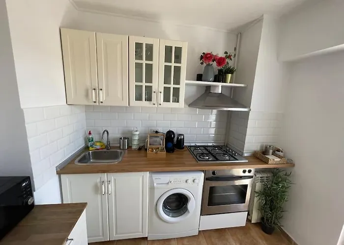 Stylish - Piata Alba Iulia * بوخارست